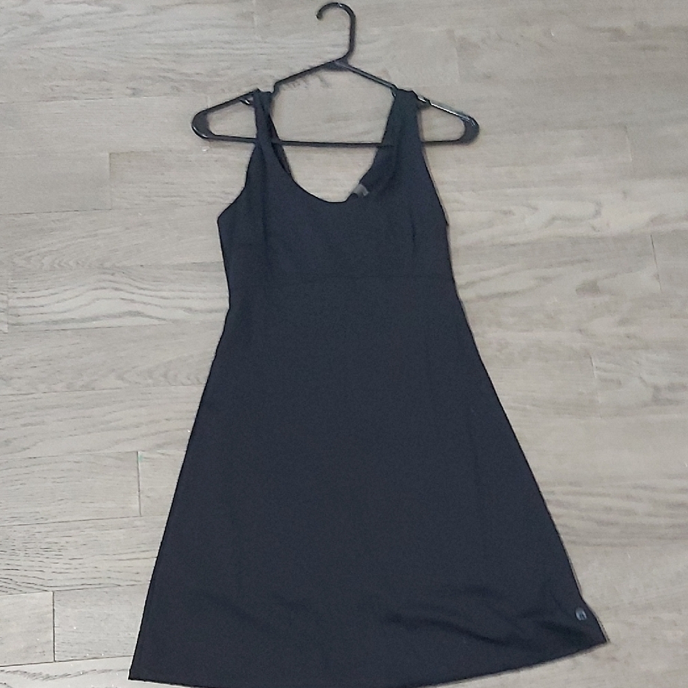 Black activewear tennis dress